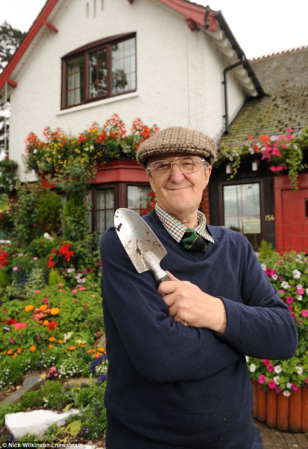 Ӣ���Ϻ���С������2��͵�����