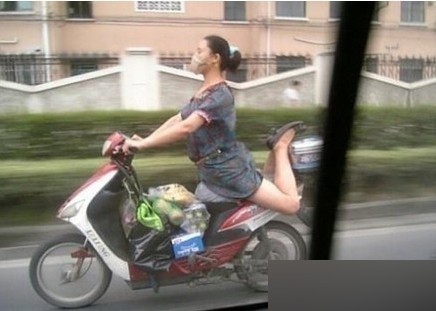 ��ЩŮ������hold��ס ��Ц����