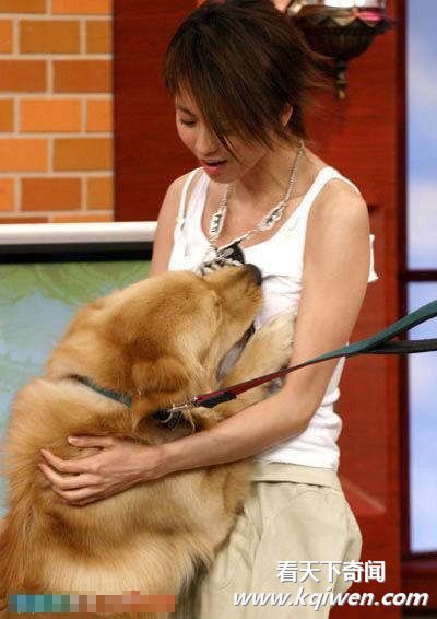 �������󵨵�ɫ������Ĺ����ֵ��ڷ���Ů��