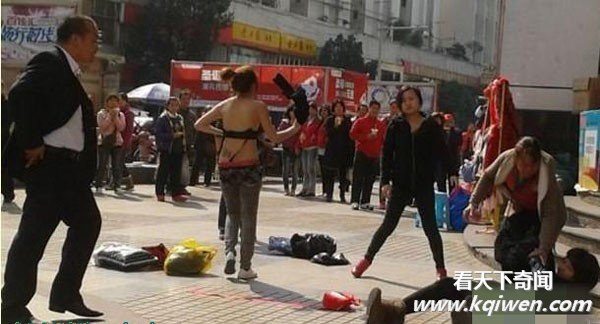 ���˺�Ů�Ǵ�ܵ��ְ��·����ѵ�(ץ����ͼ)